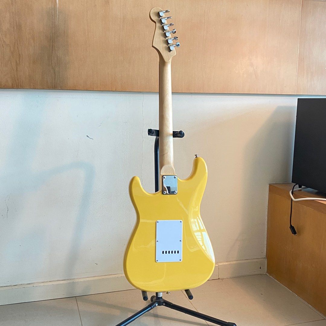 Rivera Electric Guitar Stratocaster Yellow (Squire/Yamaha/Fender