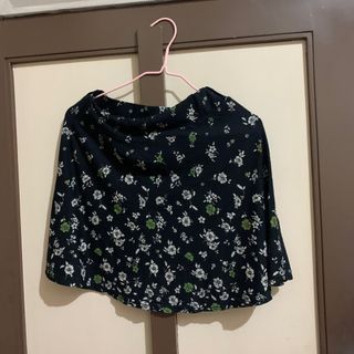 Rok Mini atas lutut