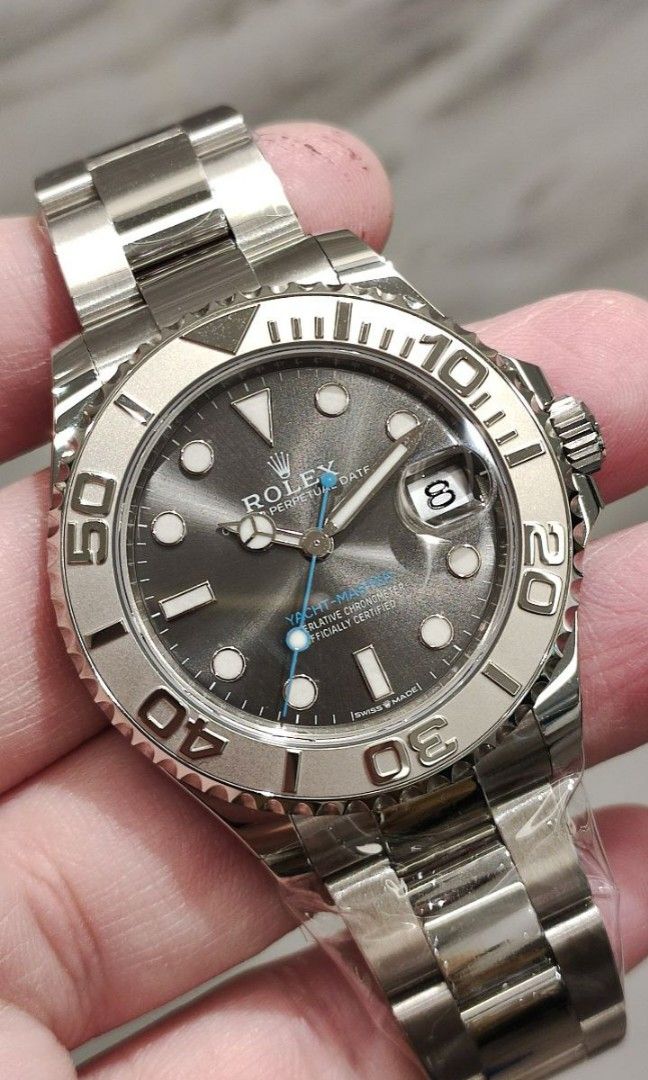 Rolex Yacht Master 37mm. Hot Rhodium Dail 1 of the famous ladies sports watch. Brand New Good price now