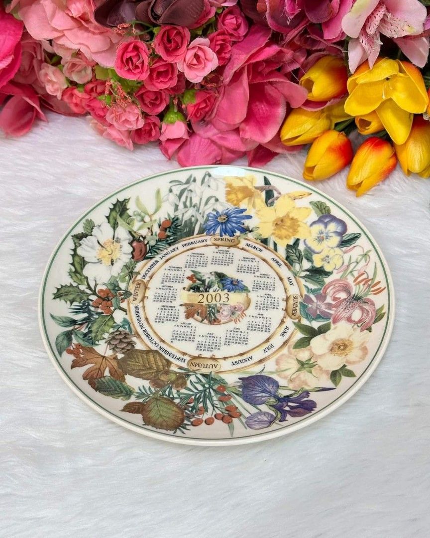 SALE!! Wedgwood Calendar Plate with box. on Carousell