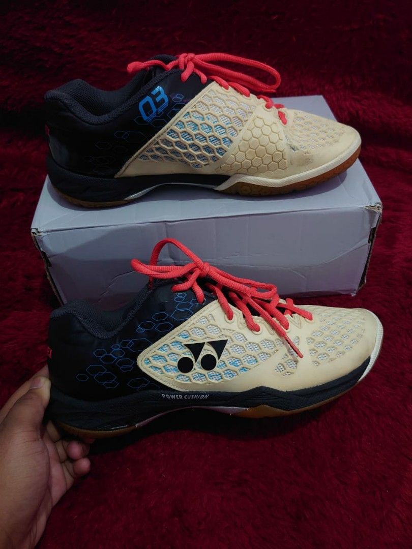 Yonex shb discount 03 lcw