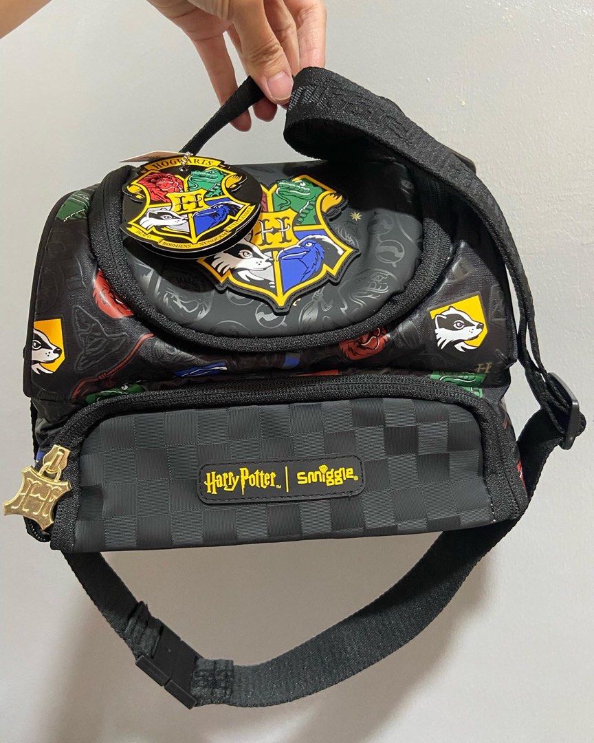 Smiggle harry potter lunchbag with strap on Carousell