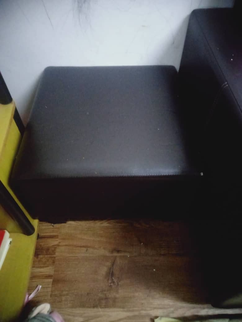 Sofa 3 seater L shape untuk dijual, Furniture & Home Living, Furniture