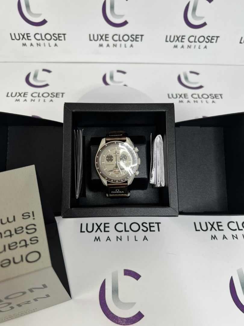 Swatch x omega (Category: Luxury Watches) located in Las Pinas. Submitted by happystar_cac724 (Listing ID 1249676701, Image 1). Description: Sale!!Onhand!! Brandnew storefresh!! Swatch x omega Mission to Saturn Comes complete AUTHENTICITY GUARANTEED!!! DISCLAIMER ‼️ LUXE CLOSET MANILA is not affiliated or in any way connected with the brands posted in our page. All TRADEMARKS belongs to its respective brand owners..