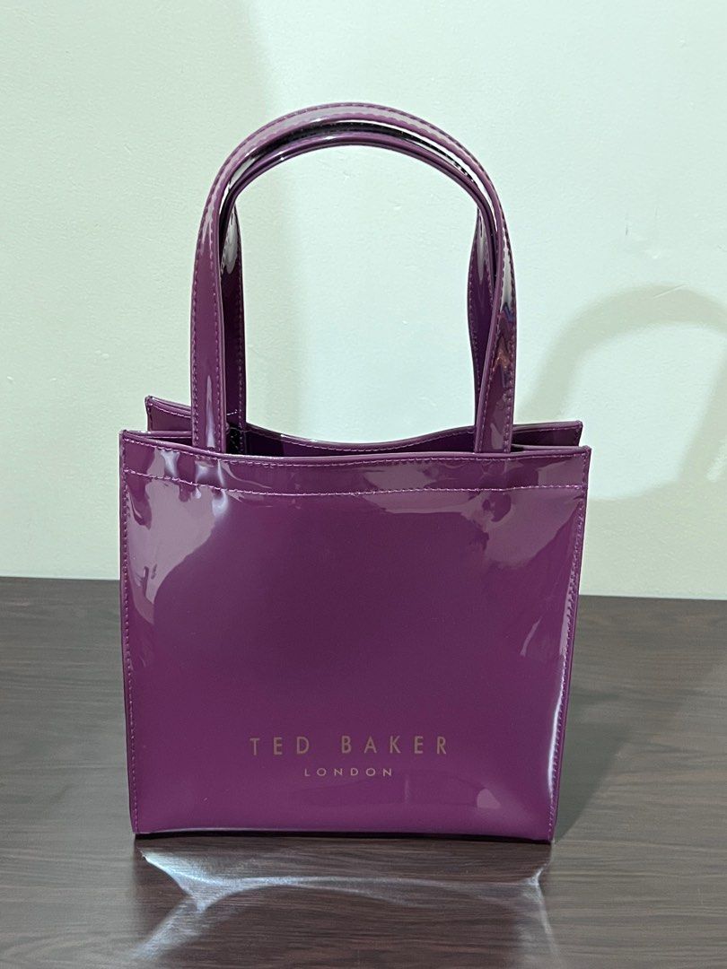 Ted Baker Aracon Plain Bow Small Icon Bag (Category: Luxury Bags & Wallets) located in Quezon City. Submitted by TheWanderingJeweler (Listing ID 1249795347, Image 2). Description: .