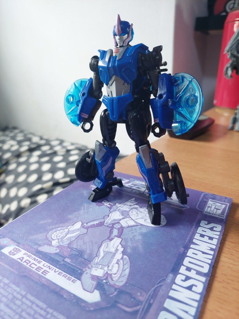 Transformers Arcee (Legacy Prime Universe), Hobbies & Toys, Toys