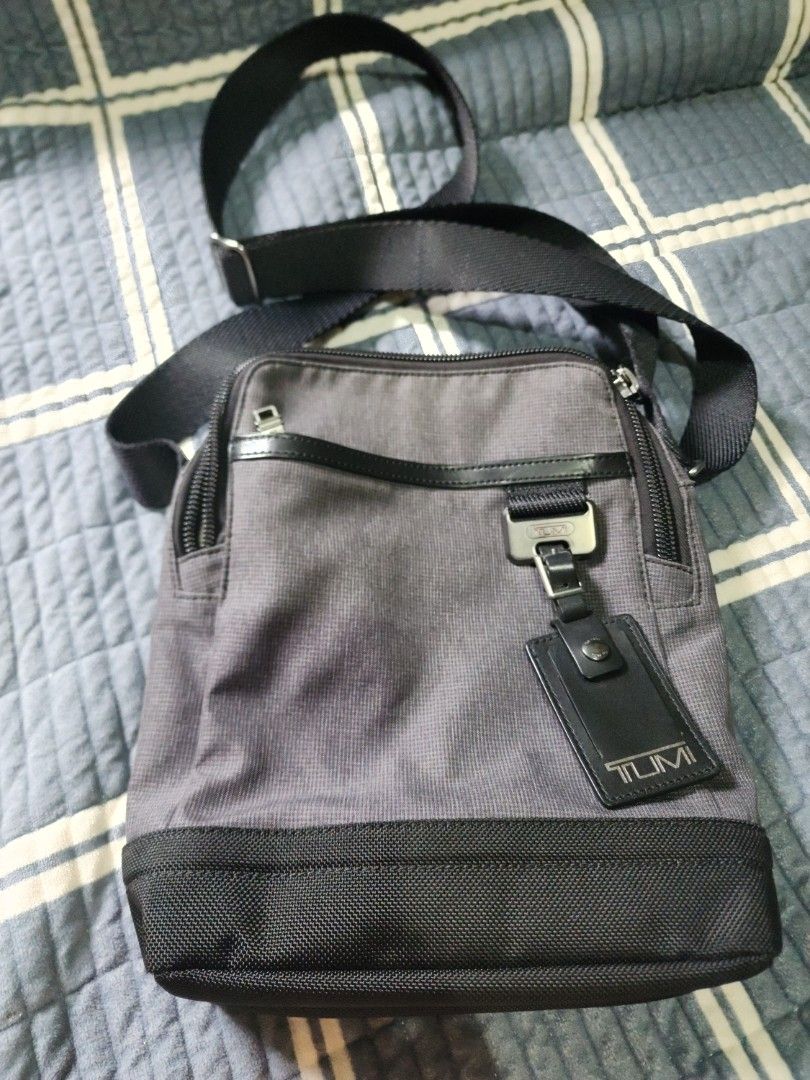 Tumi quincy slim crossbody 2025