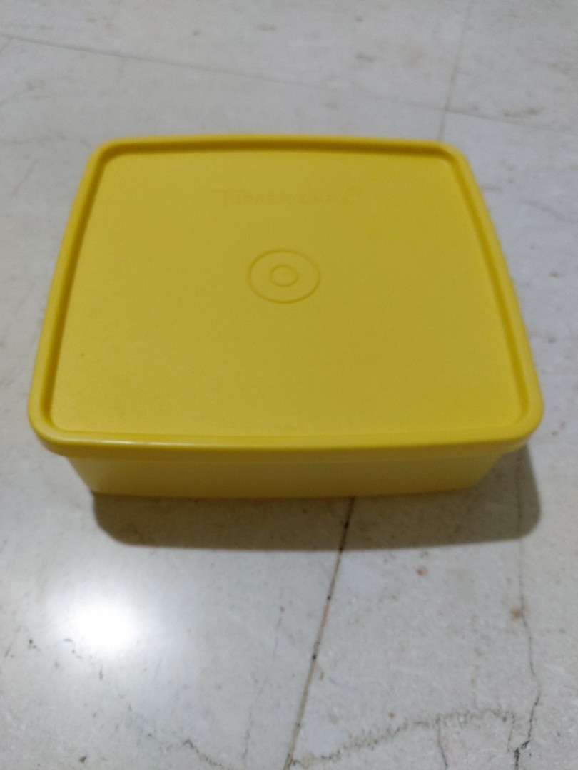 Tupperware 15.5x14.5x5/2190 on Carousell