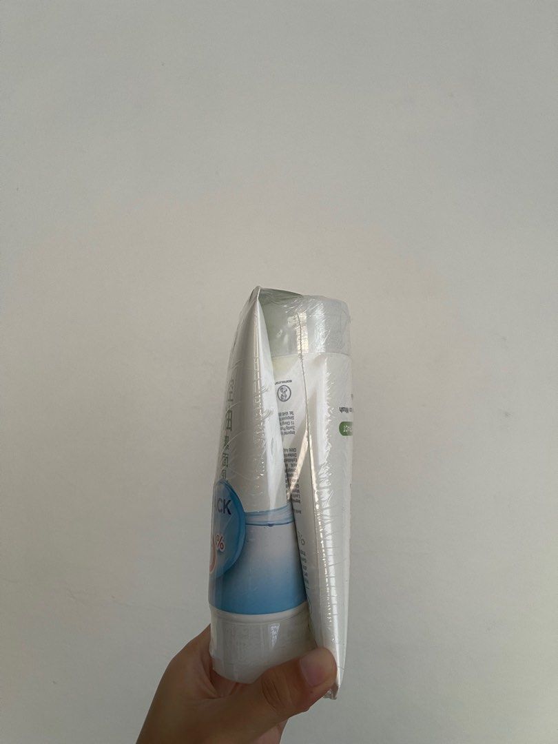 Unsealed Hada Labo Deep Clean & Pore Refining Face Wash (Japanese Green