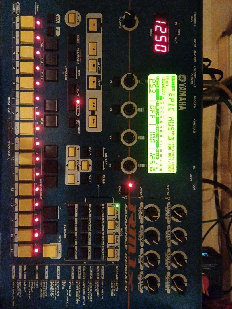 Yamaha RM1X Sequence Remixer groovebox, Hobbies & Toys, Music & Media