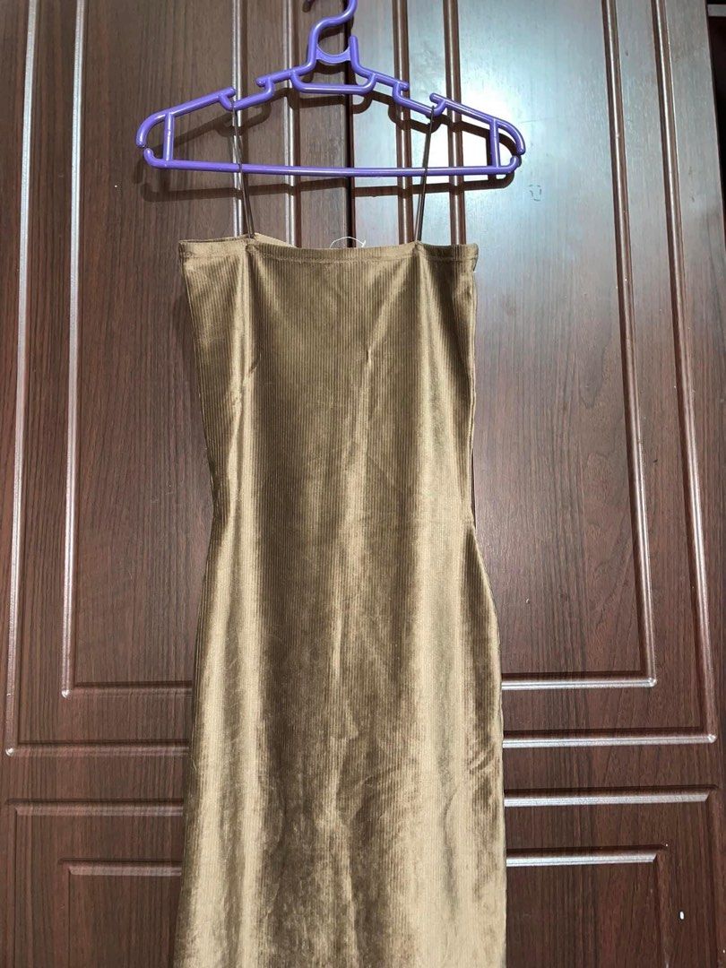 Zara Bodycon dress (Category: Dresses) located in Caloocan City. Submitted by bh1ech (Listing ID 1249788538, Image 1). Description: S-M very stretchy no ww.