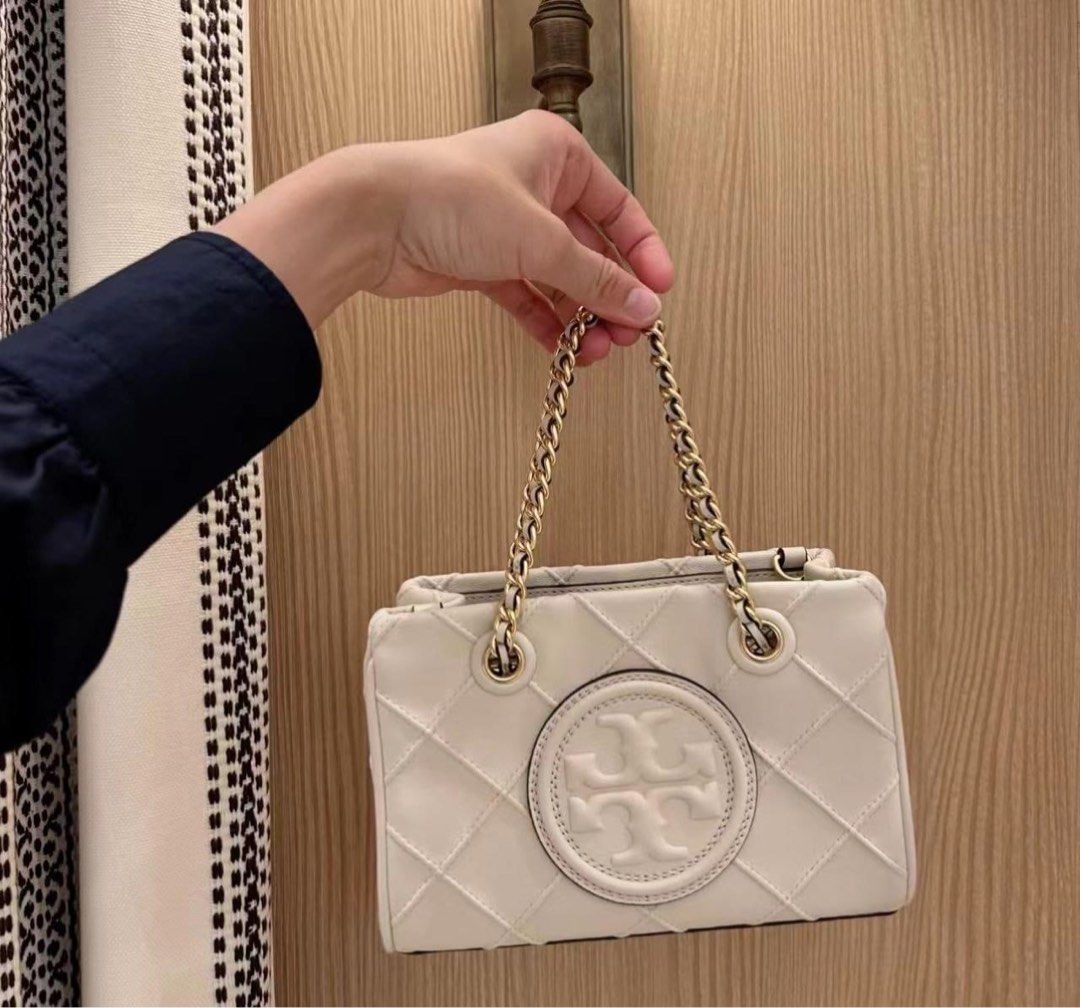 Tory Burch Fleming Soft Mini Bucket Bag, Women's Fashion, Bags & Wallets, Tote  Bags on Carousell