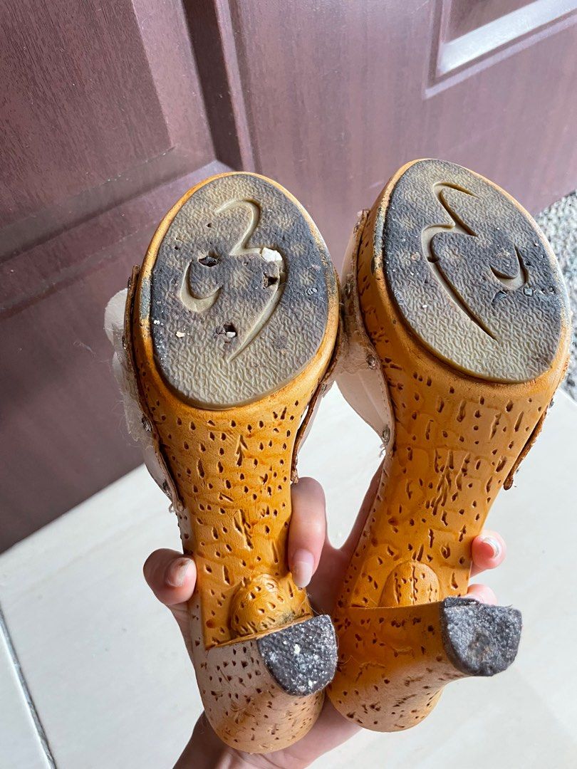 Chunky clearance wooden heels