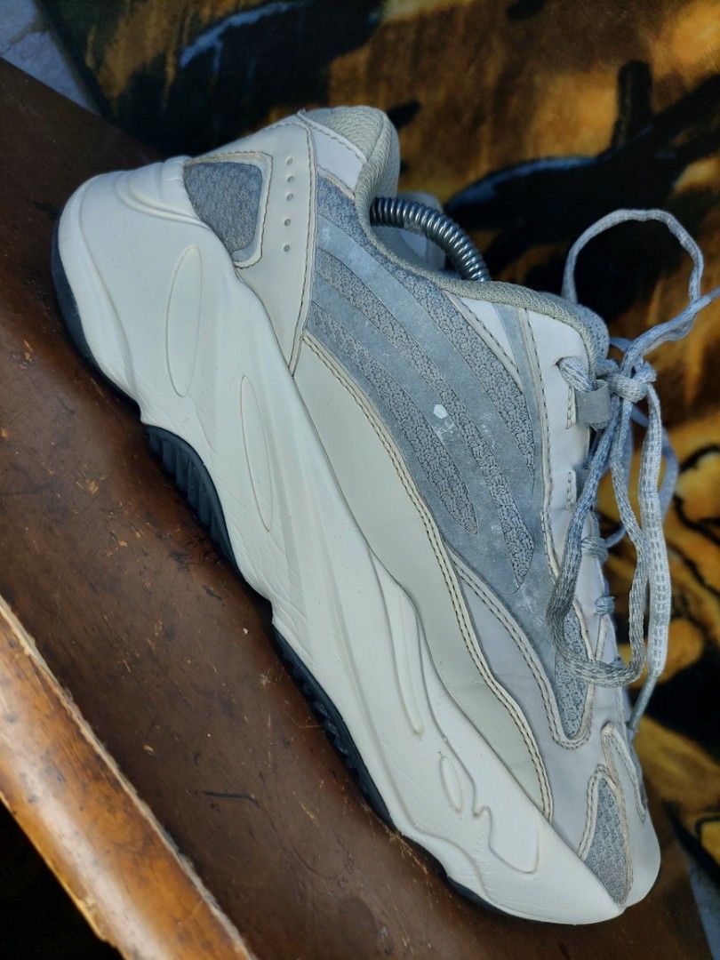 Yeezy shop 700 sizing