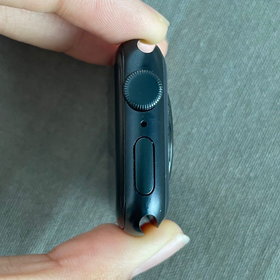 Apple watch space grey chipping on sale