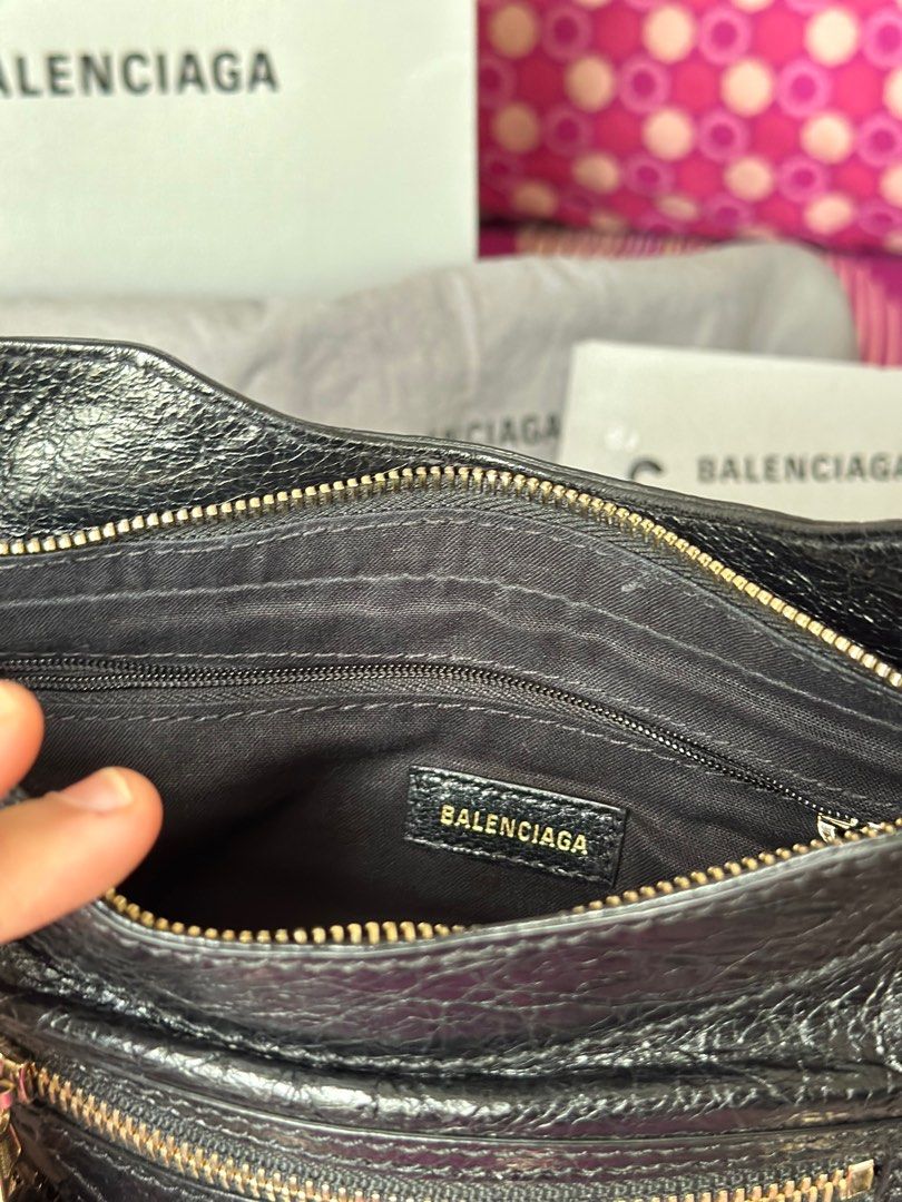 balenciaga giant hip