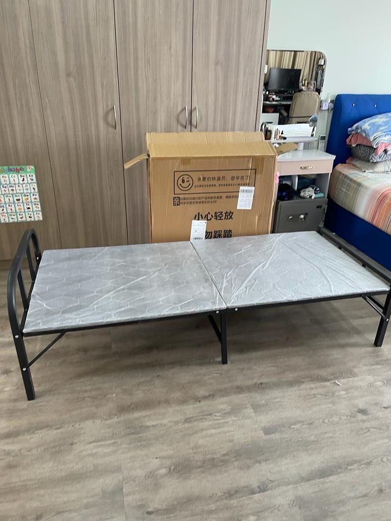 Bed Frame (Category: Bed Frames & Mattresses) located in Singapore. Submitted by nancy123 (Listing ID 1249920016, Image 3). Description: Dimensions: 185cm x 85 cm.