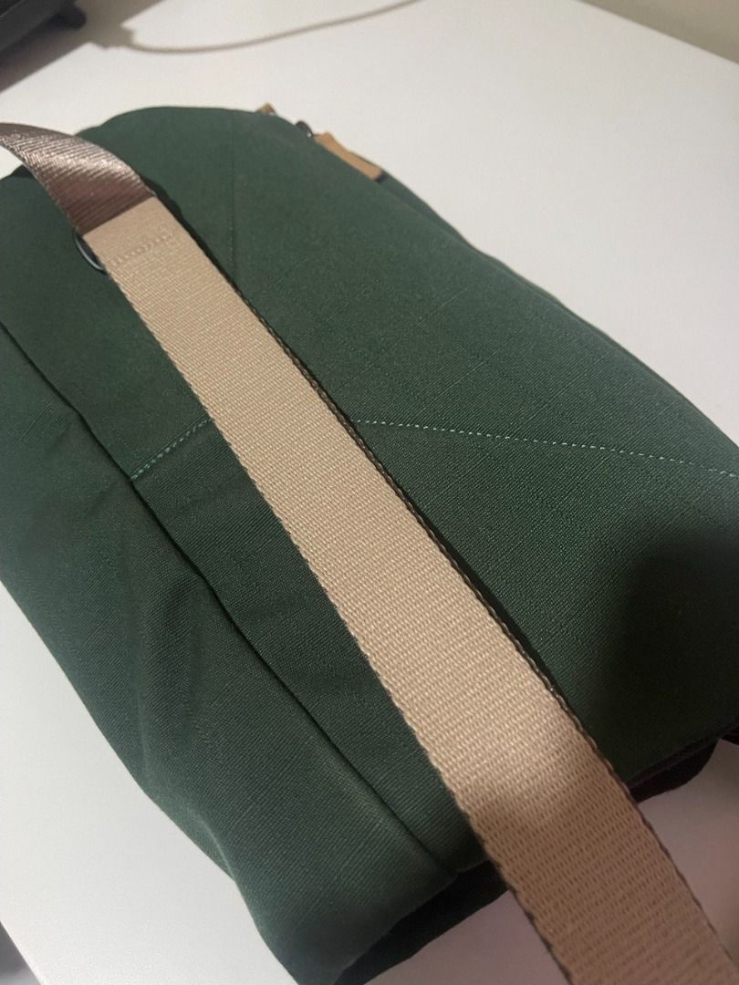 Bellroy Sling Bag (Forest Green)