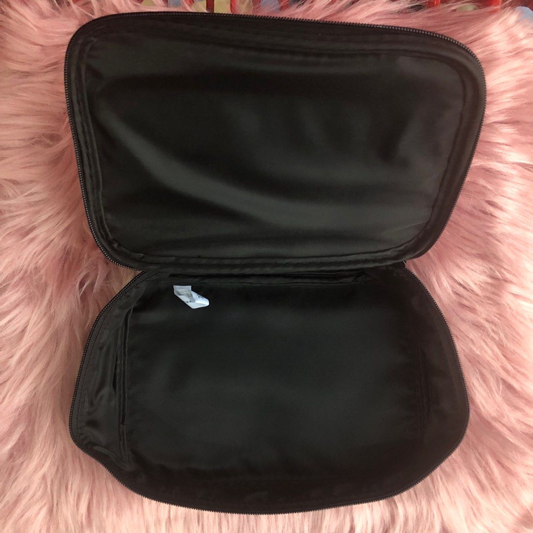 Benefit Cosmetics Bag (Category: Makeup) located in Mandaue City. Submitted by wyatt_whatevers (Listing ID 1249951051, Image 2). Description: Cosmetics makeup bag Authentic Brand New .