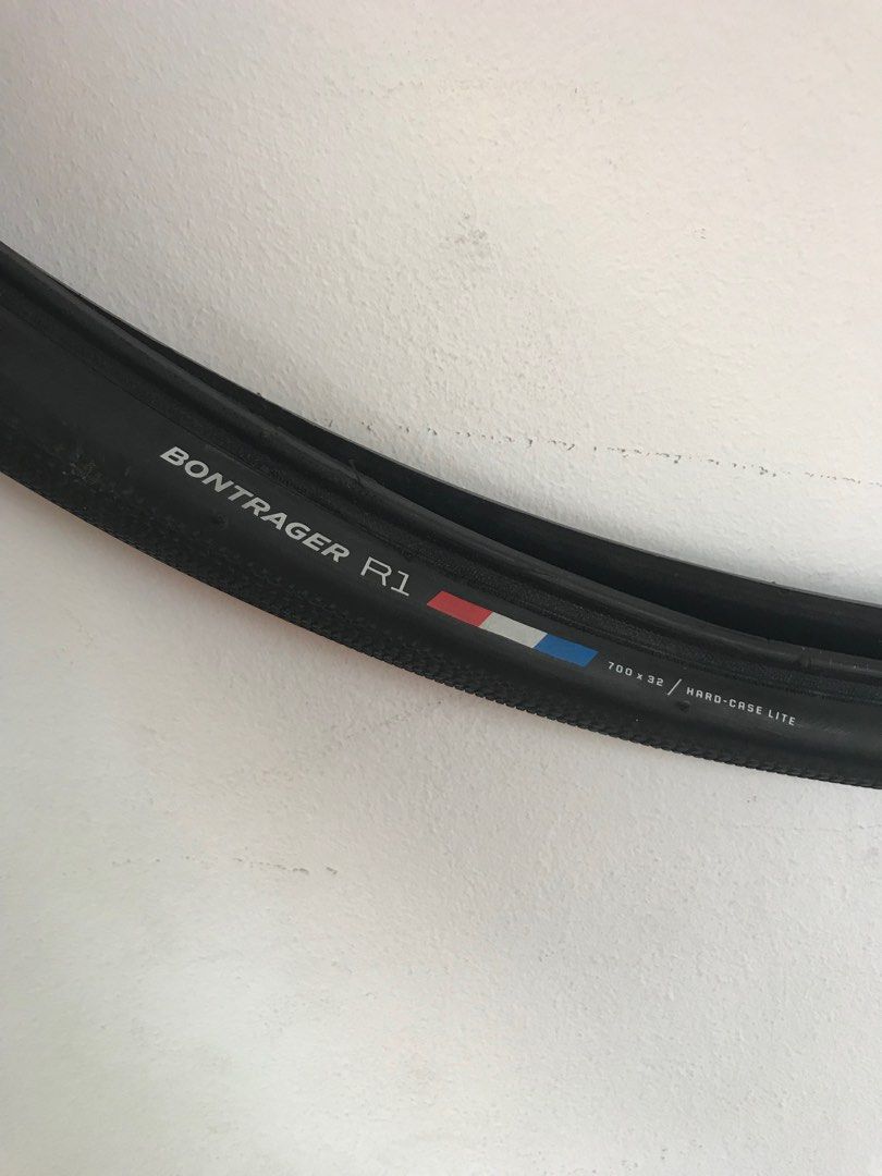 Bontrager R1 tire tyre Sports Equipment Bicycles Parts Parts