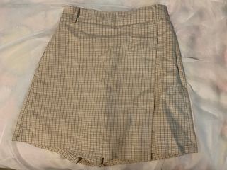 （分類：）位於 。 由 izzy.thrifts_ 提交（商品編號 1249870855，圖片 1）。簡介： 。