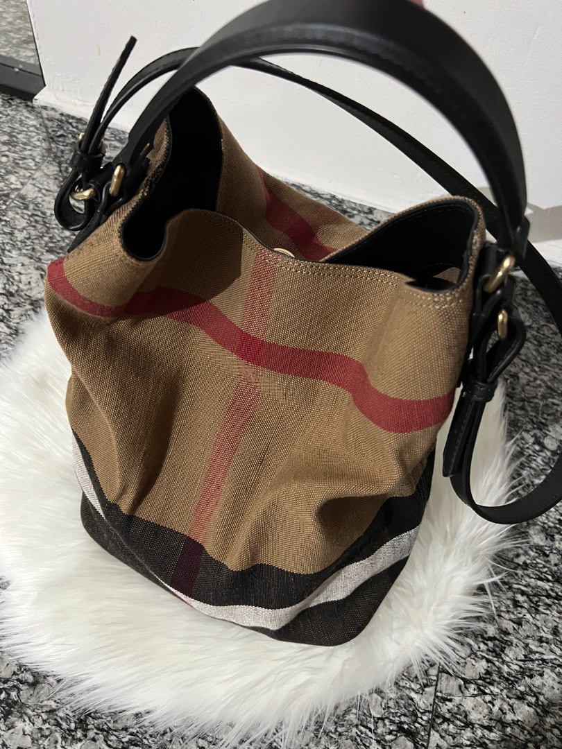Burberry top bucket purse