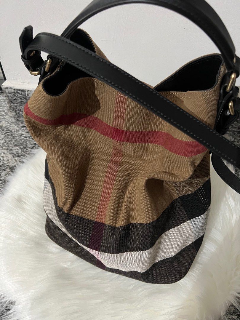 Bucket bag deals burberry