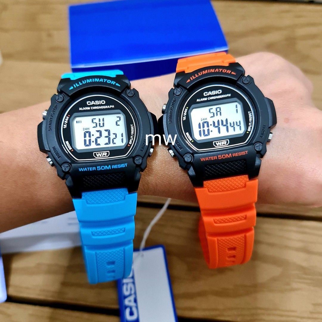 Casio Men s teens boys digital alarm stopwatch resin sports watch