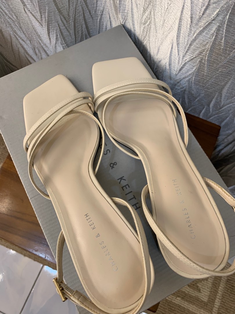 Sandal wanita store charles and keith