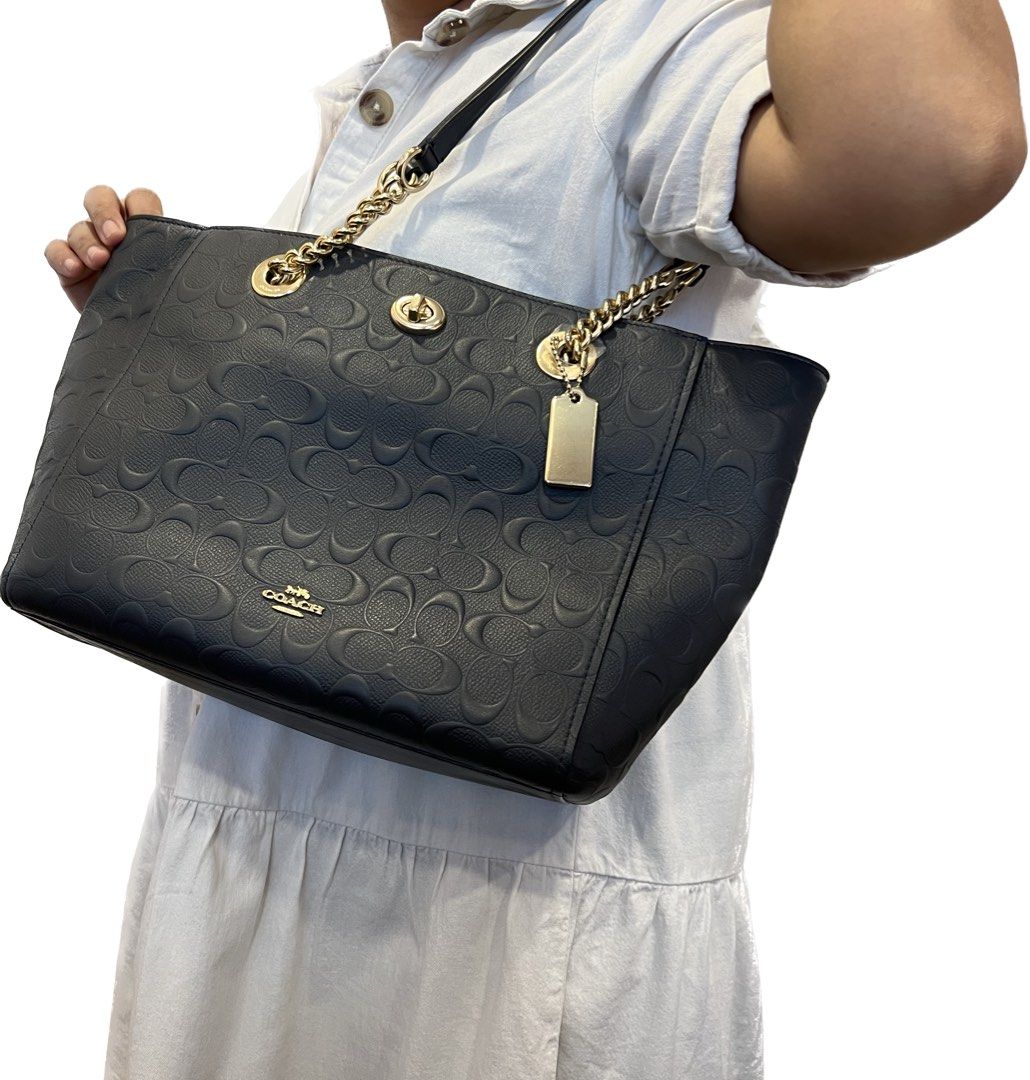 Coach signature turnlock chain tote bag outlet