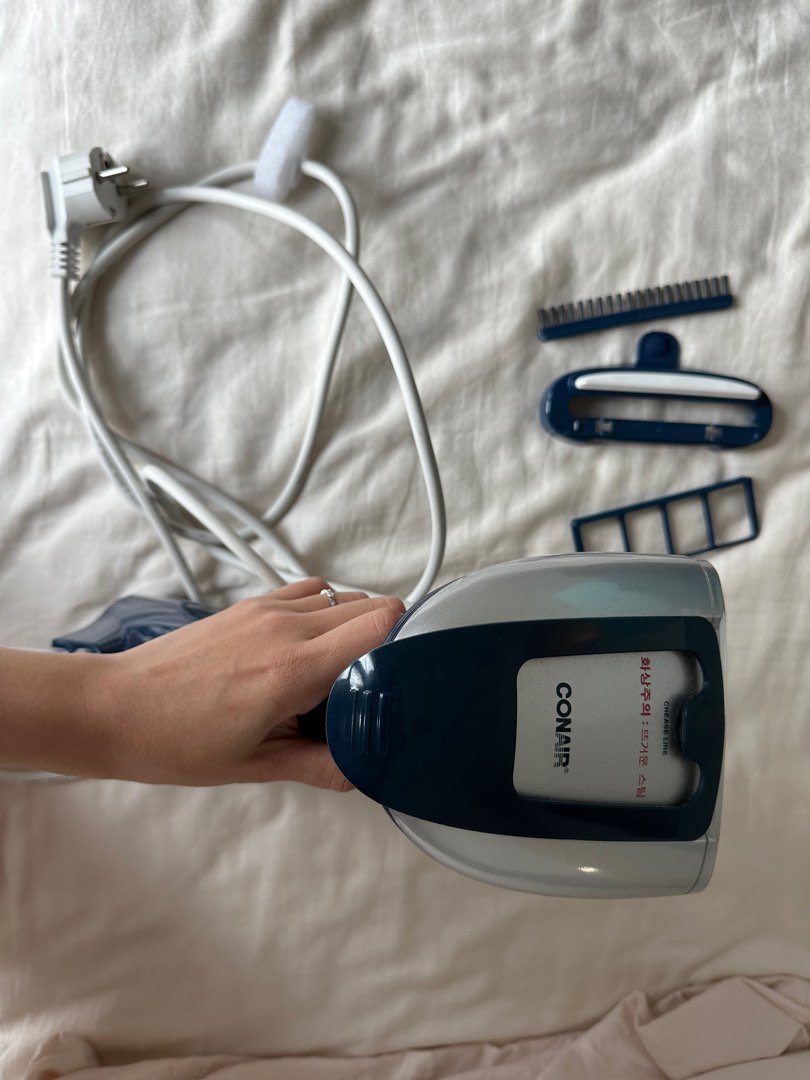 Conair handheld steamer, TV & Home Appliances, Irons & Steamers on