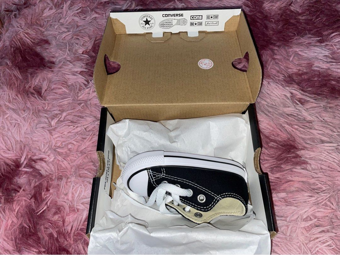 Girls size 4 black sales converse