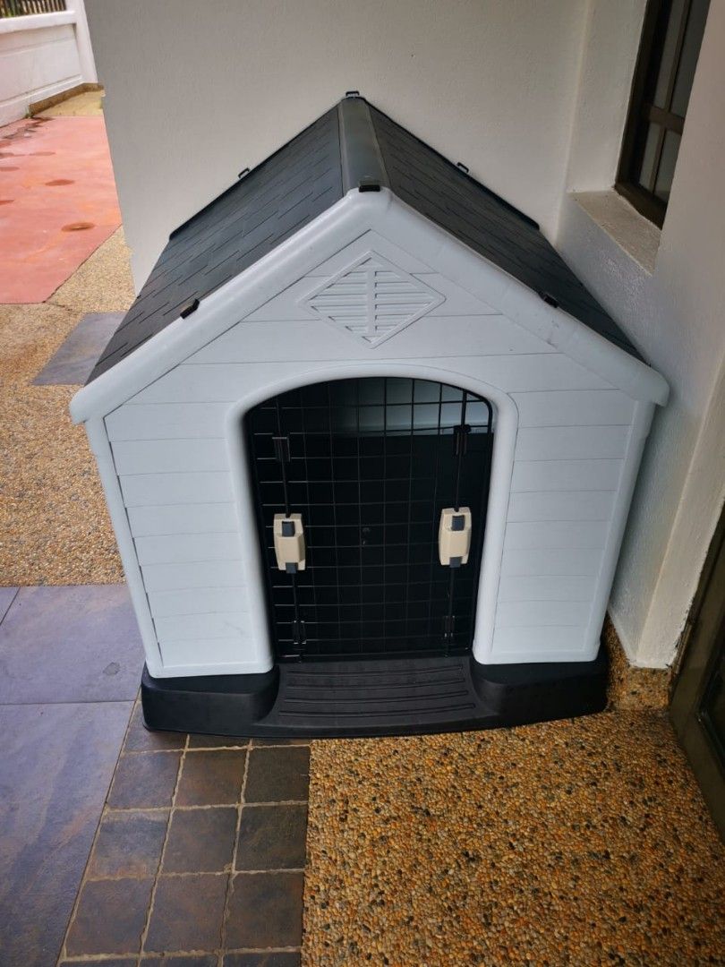 Fido & fletch large plastic hot sale dog home