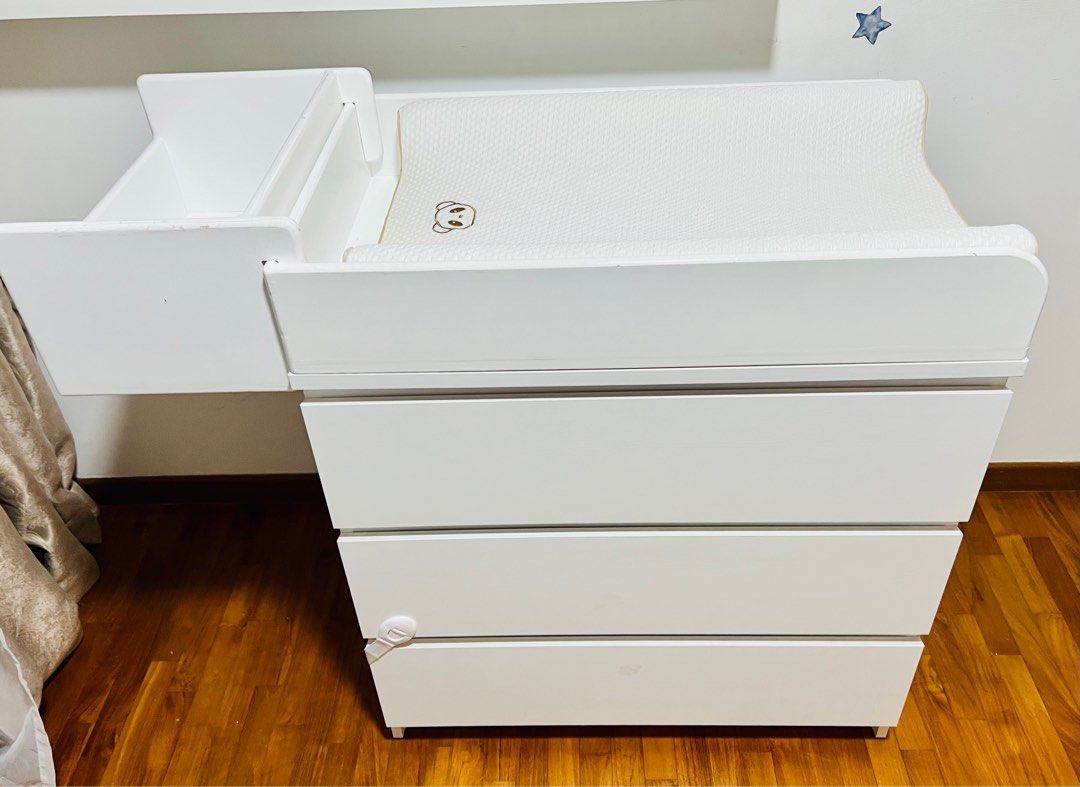 Diaper changing table with drawers, Babies & Kids, Baby Nursery & Kids