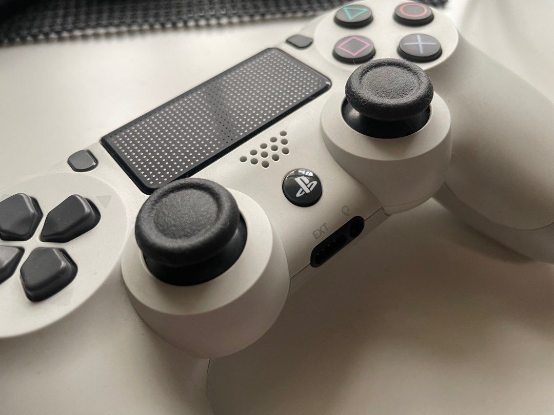 Dualshock Controller DualShock 4 v2 Controller, Video Gaming, Gaming Accessories ...