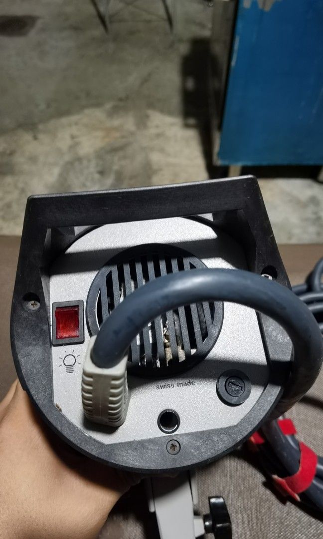 Elinchrom T4 flash head (Category: Camera Bags & Carriers) located in Quezon City. Submitted by vintagespektroom (Listing ID 1249930360, Image 3). Description: For sale Elinchrom t4 flash head Untested As is.