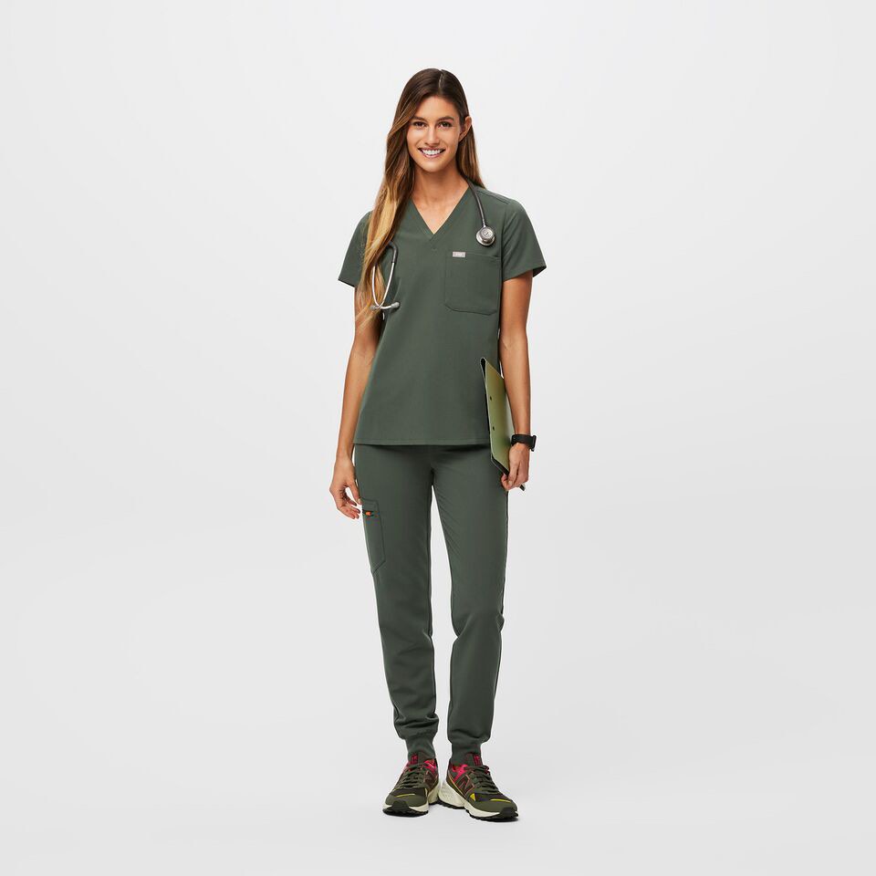 FIGS Scrubs - Bonsai - Zamora Jogger Scrub Pants petite (Small), Women's  Fashion, Activewear on Carousell