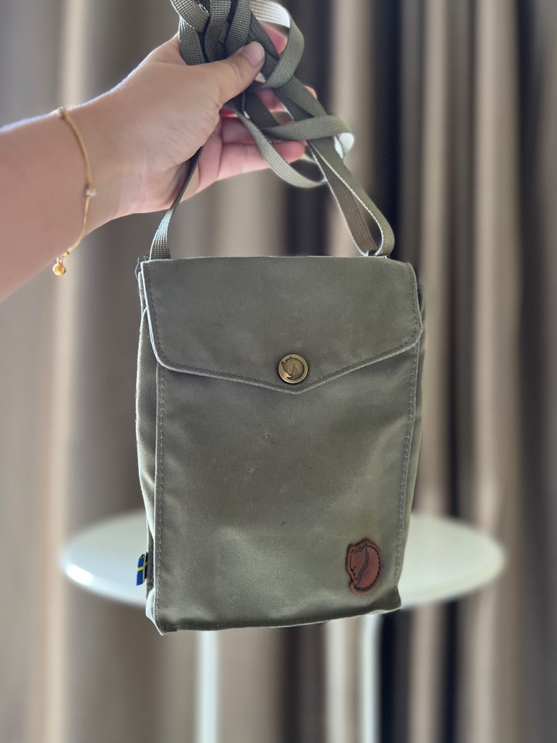 Fjallraven pocket hotsell shoulder bag
