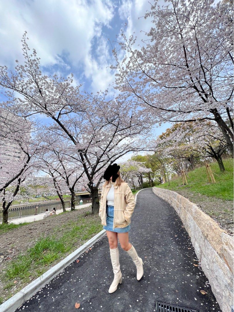 Fur Beige Coat (Category: Coats, Jackets and Outerwear) located in Manila. Submitted by blakeco (Listing ID 1249854245, Image 3). Description: Fur Beige Coat - Very thick - Fits small to medium - Super cute and good condition - Meet ups and shipping available.