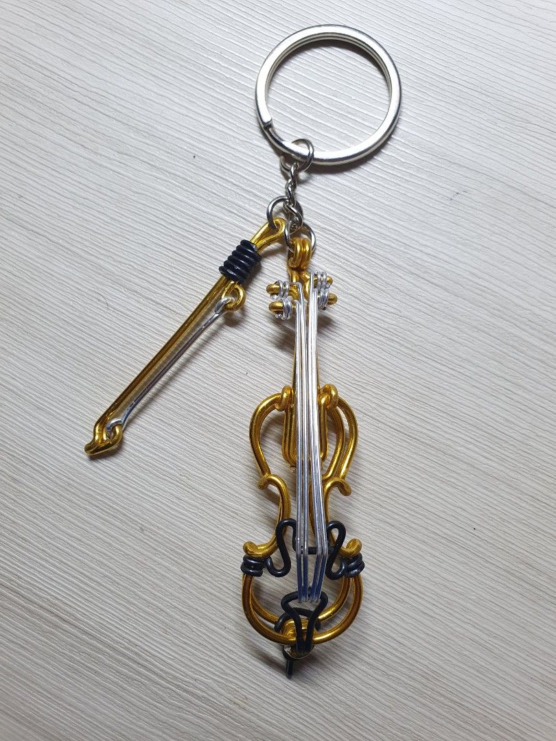 Cello keychain top