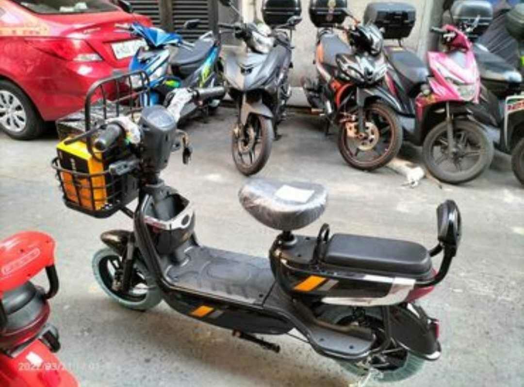 GTR 2 (Category: Bicycles) located in Manila. Submitted by minidivisoria (Listing ID 1249903631, Image 1). Description: Super sale brand new box and sealed GTR 2 wheels red blue blk white gold 2 WHEELS E-BIKE SPECIFICATION: MOTOR: 350W BATT: 48V 12A TIRE: 14x2x5 TUBELESS TIRE INCLUSSION: PEDAL ASSIST KEYLESS/ANTI THEFT ALARM SPARE KEY SIDE MIRROR WARRANTY 1 MONTH SERVICE WARRANTY AT SERVICE CENTER Cash On Delivery WE SHIP AND DELIVER NATIONWIDE, 