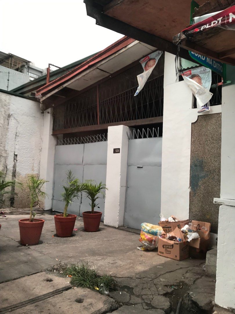 House and lot Batangas st makati san isidro for sale on Carousell