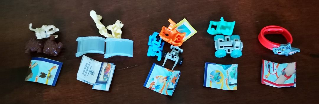 Kinder Joy toys 5 items