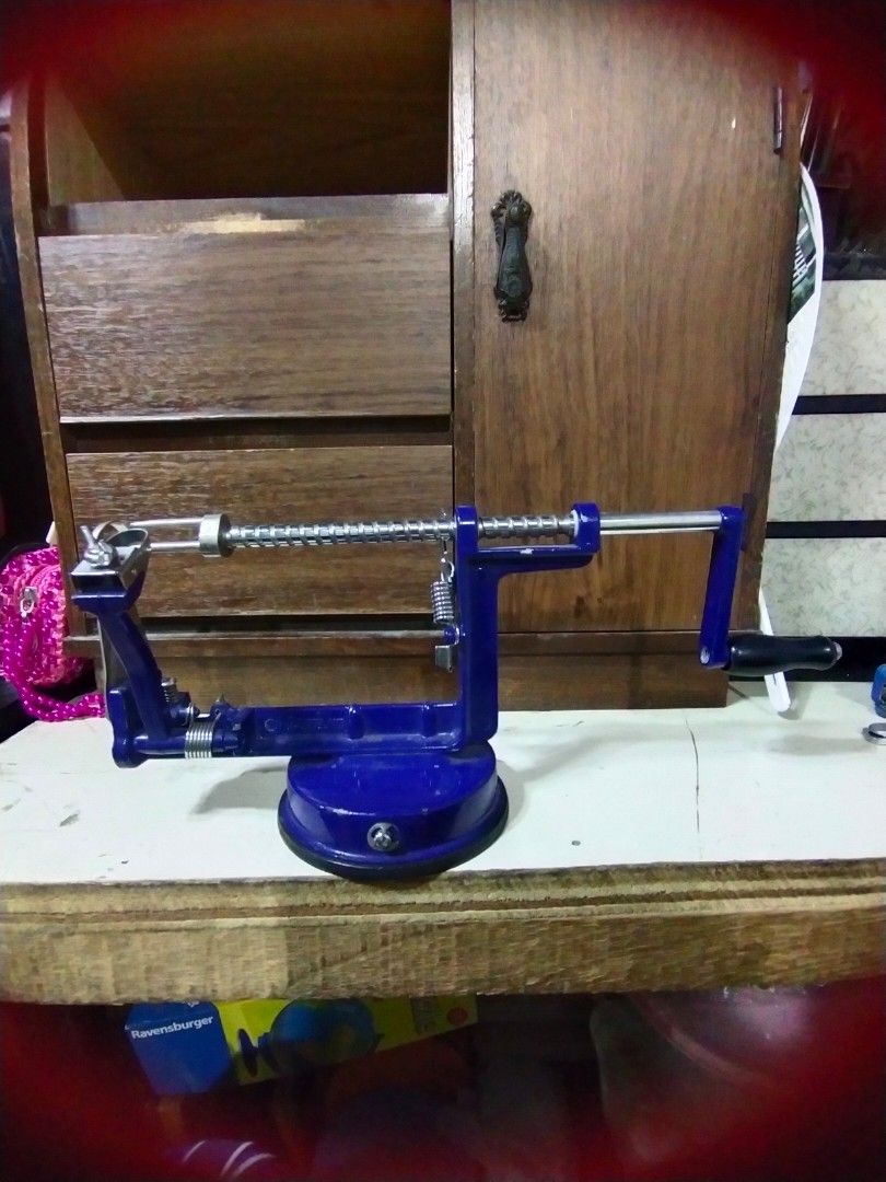 Lakeland Apple Peeler, Furniture & Home Living, Kitchenware & Tableware