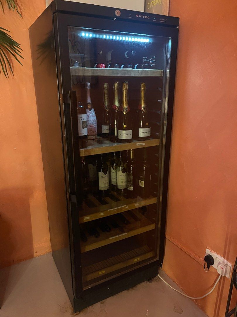 Legit wine chiller, TV & Home Appliances, Kitchen Appliances, Wine