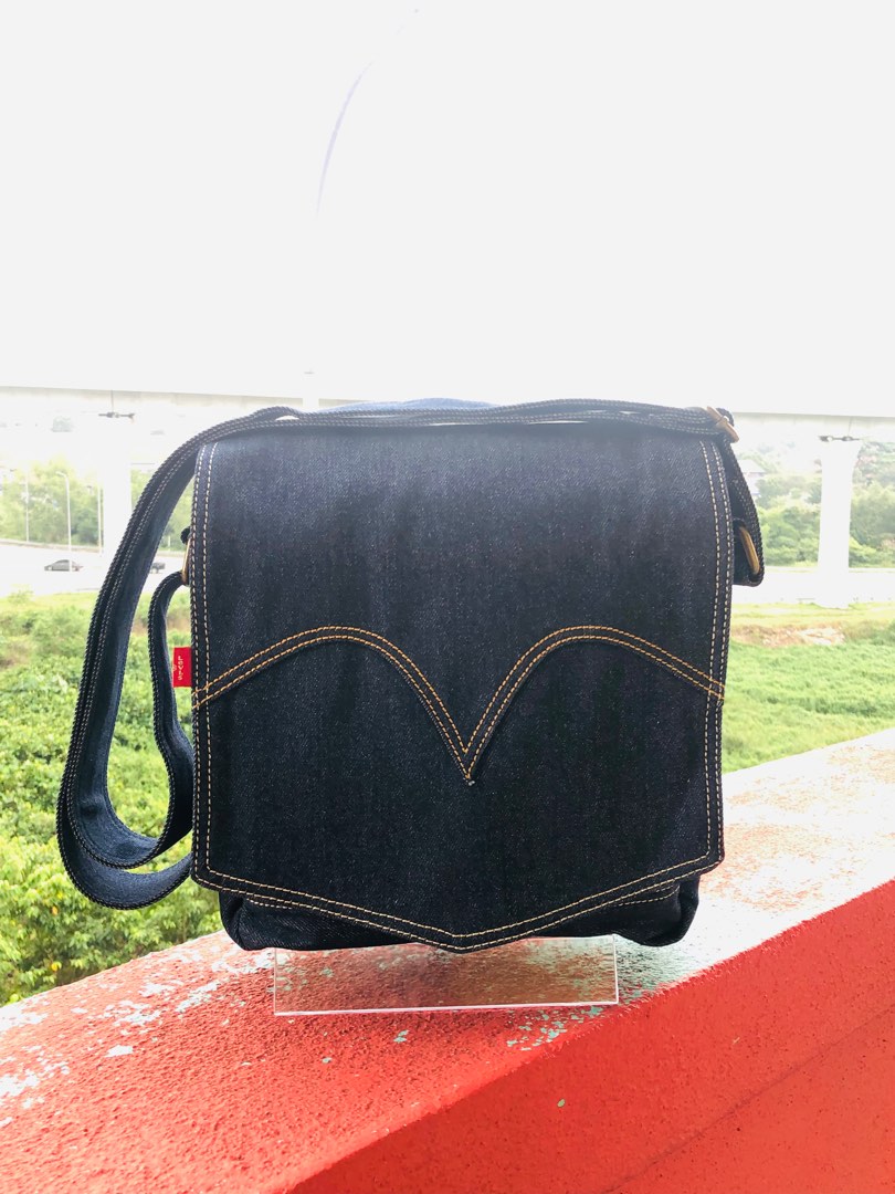 Levis sling bag malaysia outlet