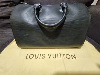 Brandnew Louis Vuitton Speedy 22 in Lambskin, Luxury, Bags & Wallets on  Carousell
