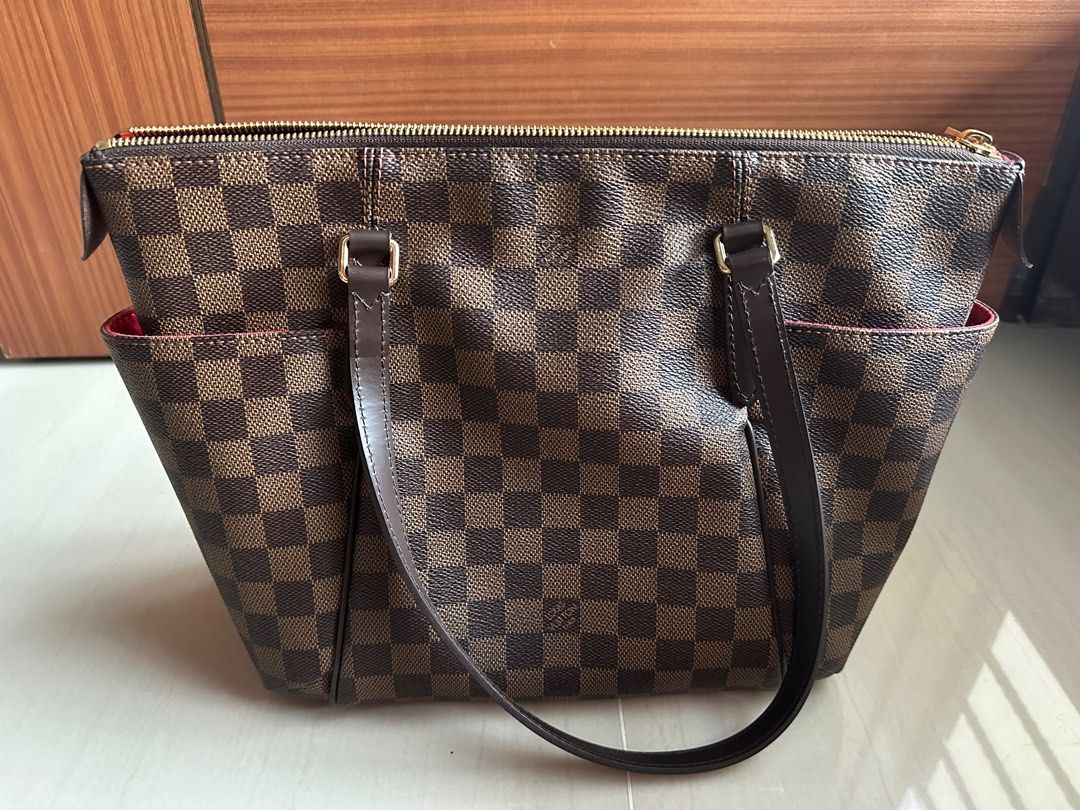 LOUIS VUITTON DAMIER EBENE TOTALLY MM (2016) SHOULDER BAG