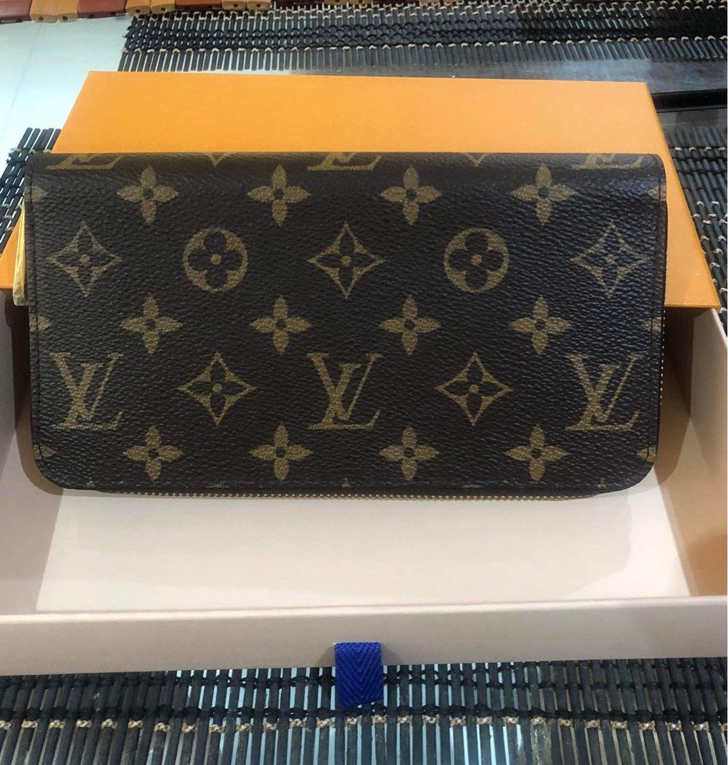 Louis Vuitton Zippy Organizer, Luxury, Bags & Wallets on Carousell
