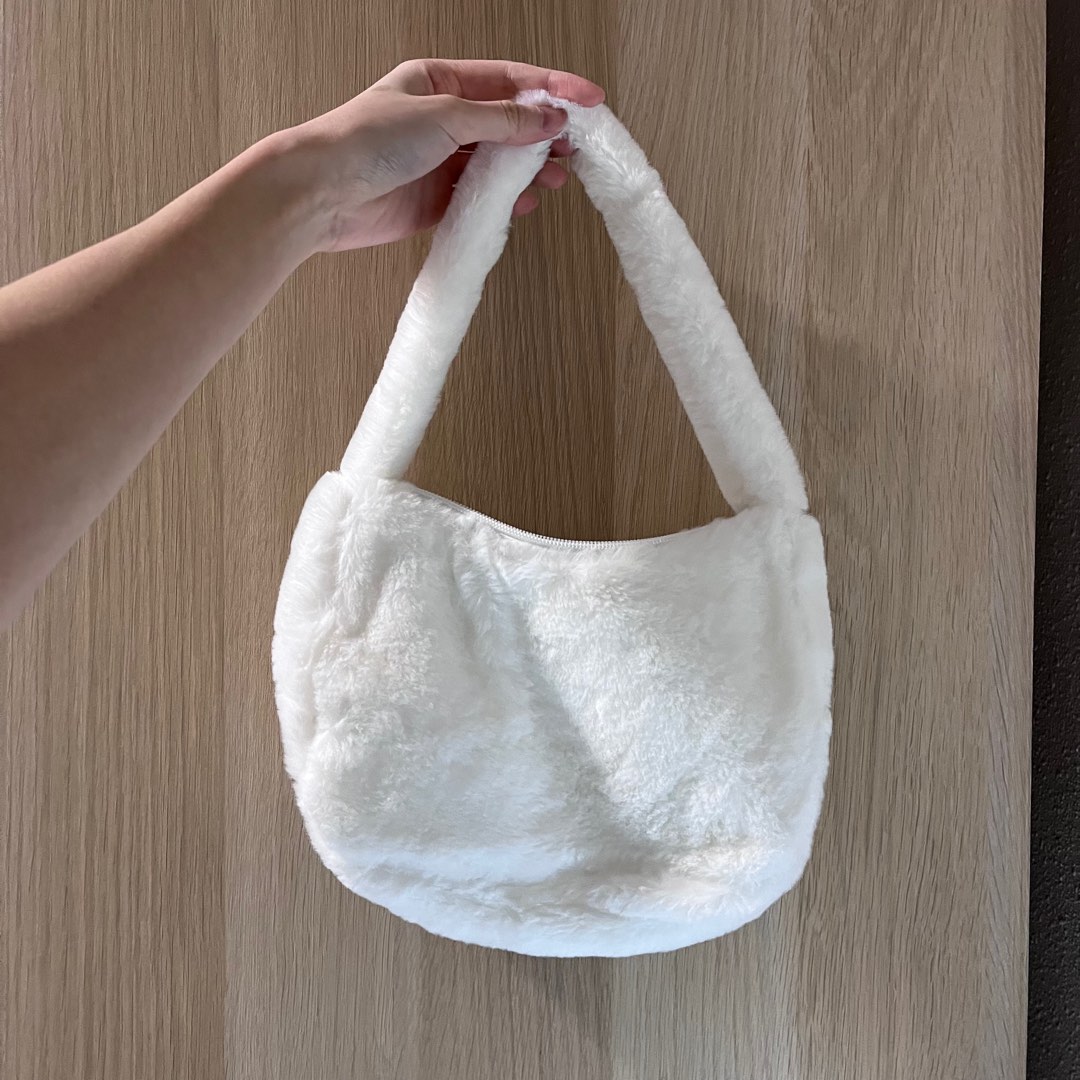 lovet white fluffy maomao bag Women s Fashion Bags Wallets